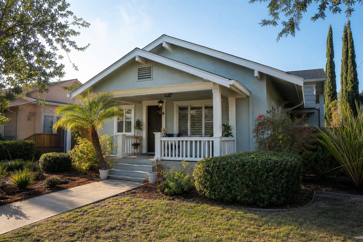 Updated bungalow with a covered porch in Corona